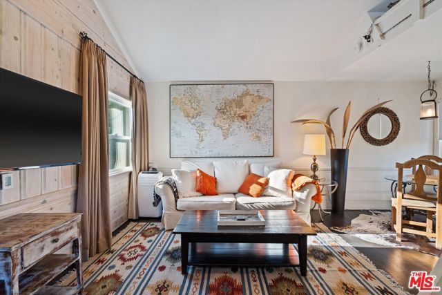 7965 Fareholm Drive, Los Angeles, CA 90046