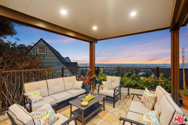 7965 Fareholm Drive, Los Angeles, CA 90046