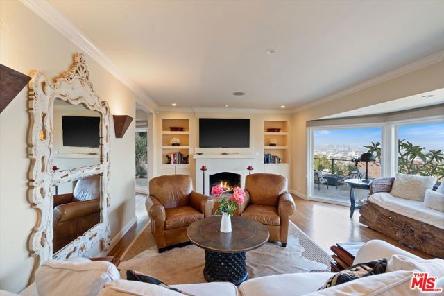 7965 Fareholm Drive, Los Angeles, CA 90046