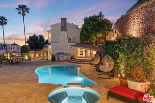 7965 Fareholm Drive, Los Angeles, CA 90046