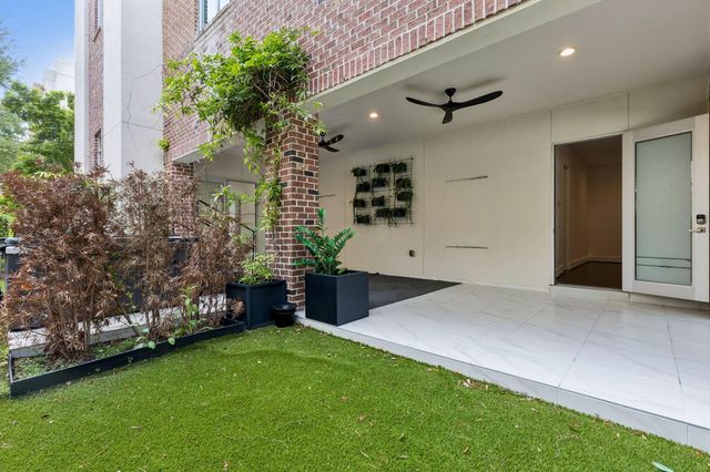1444 Lake Pointe Parkway, Sugar Land, TX 77478