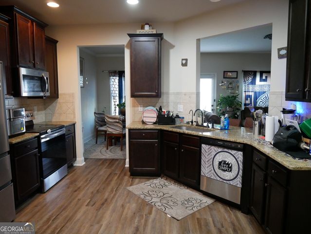 2126 Bridgewater Pass, Hampton, GA 30228