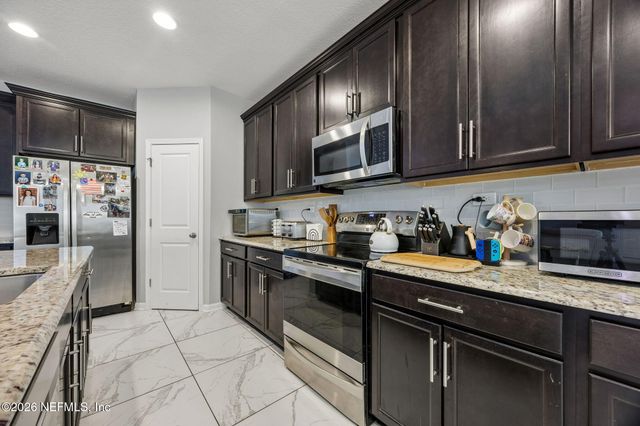 2036 ARDEN FOREST Place, Fleming Island, FL 32003