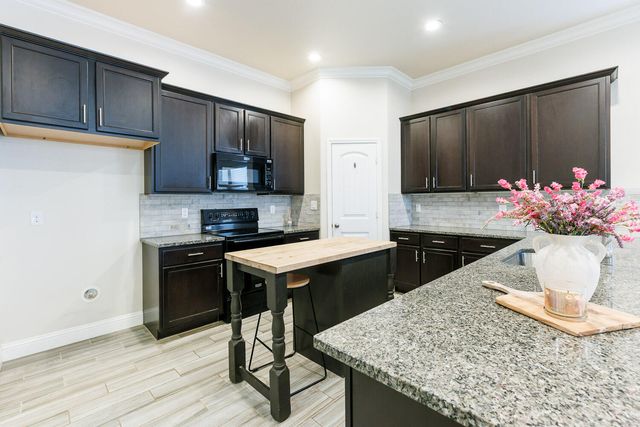 13801 Uvalde Avenue, Lubbock, TX 79423