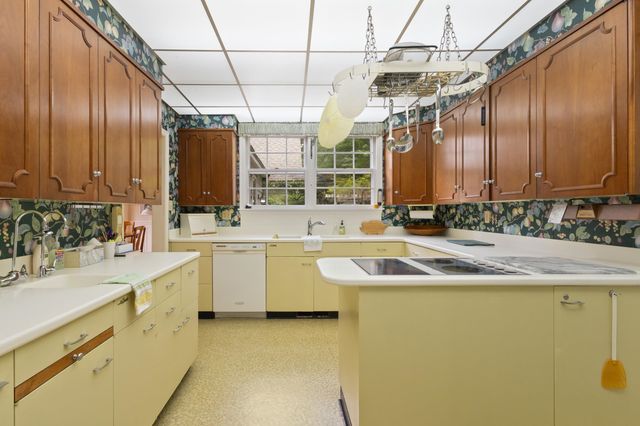 2541 Main St., Loris, SC 29569