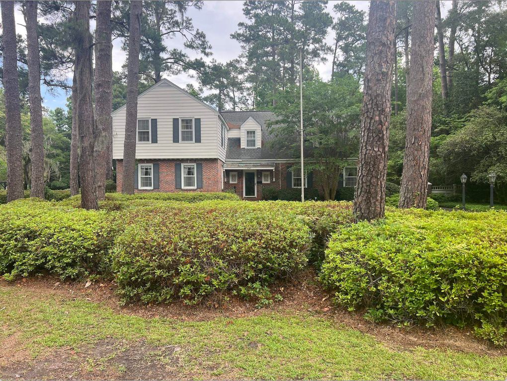 2541 Main St., Loris, SC 29569