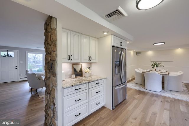 1863 HARRINGTON DR, Lancaster, PA 17601