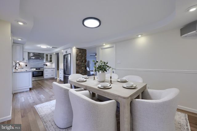 1863 HARRINGTON DR, Lancaster, PA 17601