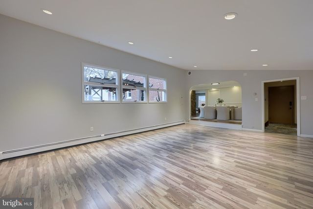 1863 HARRINGTON DR, Lancaster, PA 17601