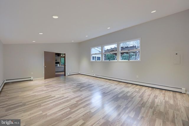 1863 HARRINGTON DR, Lancaster, PA 17601