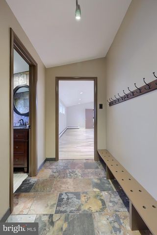 1863 HARRINGTON DR, Lancaster, PA 17601