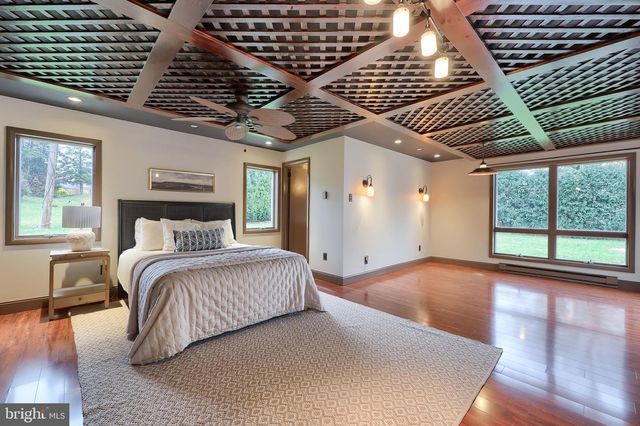 1863 HARRINGTON DR, Lancaster, PA 17601