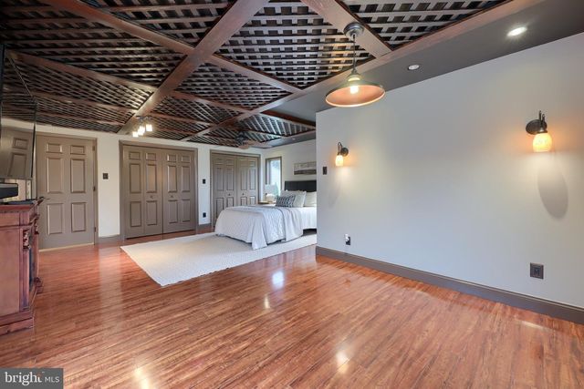 1863 HARRINGTON DR, Lancaster, PA 17601