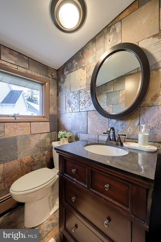 1863 HARRINGTON DR, Lancaster, PA 17601