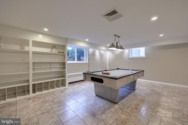 1863 HARRINGTON DR, Lancaster, PA 17601