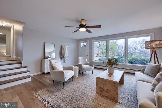 1863 HARRINGTON DR, Lancaster, PA 17601