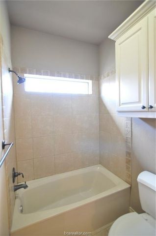 3318 Keefer Loop, College Station, TX 77845