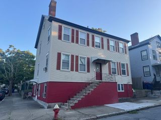 148 Maxfield St 3, New Bedford, MA 02740