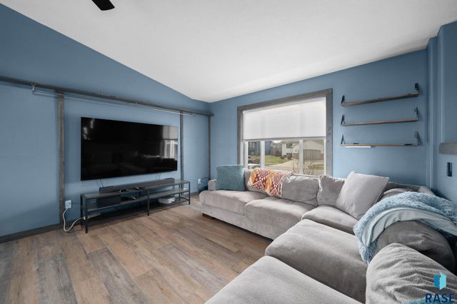 3920 S Stanford Ave Avenue, Sioux Falls, SD 57106