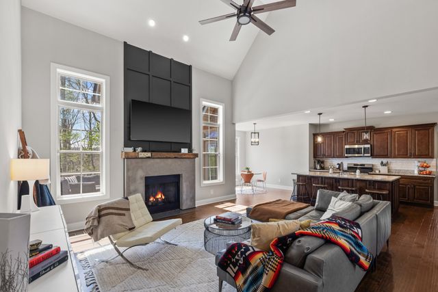 3046 Wedgewood Dr, Greenbrier, TN 37073