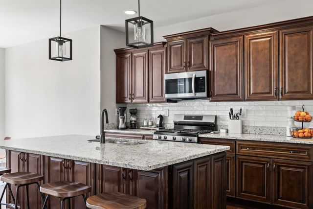 3046 Wedgewood Dr, Greenbrier, TN 37073