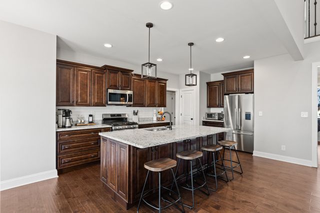 3046 Wedgewood Dr, Greenbrier, TN 37073