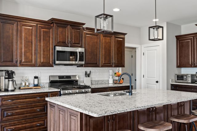 3046 Wedgewood Dr, Greenbrier, TN 37073