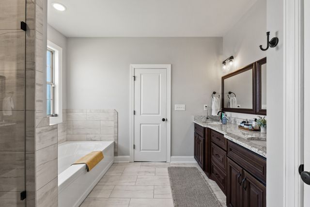 3046 Wedgewood Dr, Greenbrier, TN 37073