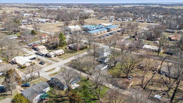 517 W Clyde Avenue, Vinita, OK 74301