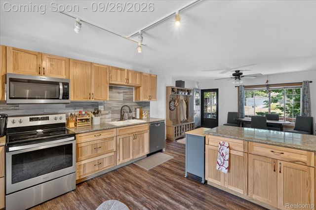 3728 Grafton Street, Orion Charter Township, MI 48359