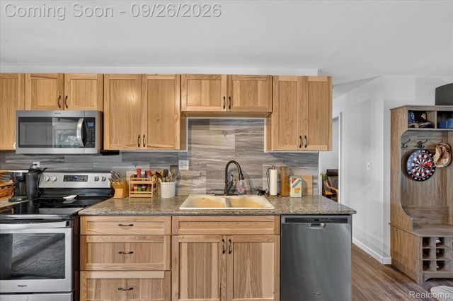3728 Grafton Street, Orion Charter Township, MI 48359