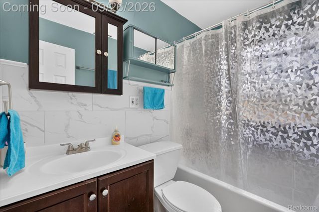 3728 Grafton Street, Orion Charter Township, MI 48359