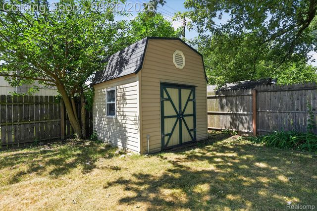 3728 Grafton Street, Orion Charter Township, MI 48359
