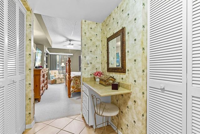 1815 Mooringline Drive 2E, Vero Beach, FL 32963