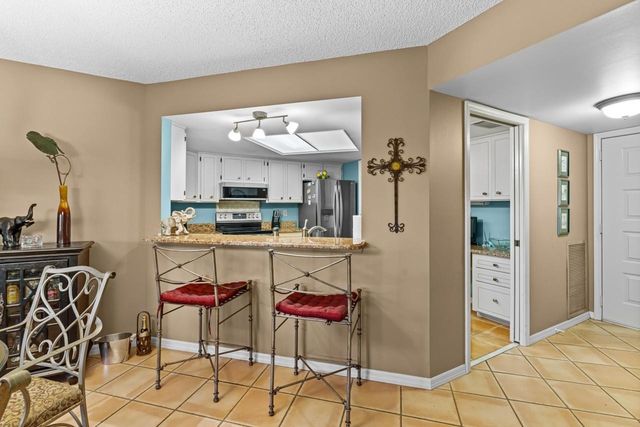 1815 Mooringline Drive 2E, Vero Beach, FL 32963