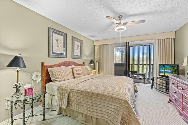 1815 Mooringline Drive 2E, Vero Beach, FL 32963