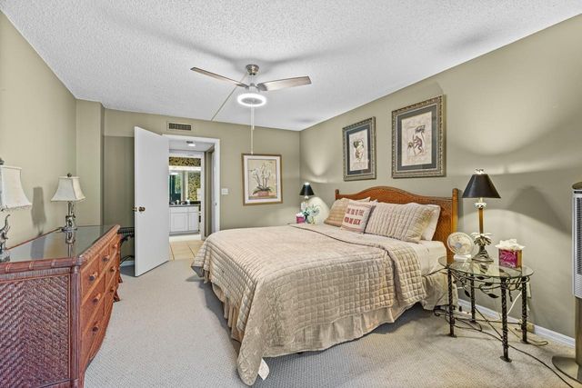 1815 Mooringline Drive 2E, Vero Beach, FL 32963