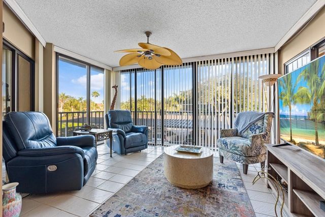 1815 Mooringline Drive 2E, Vero Beach, FL 32963