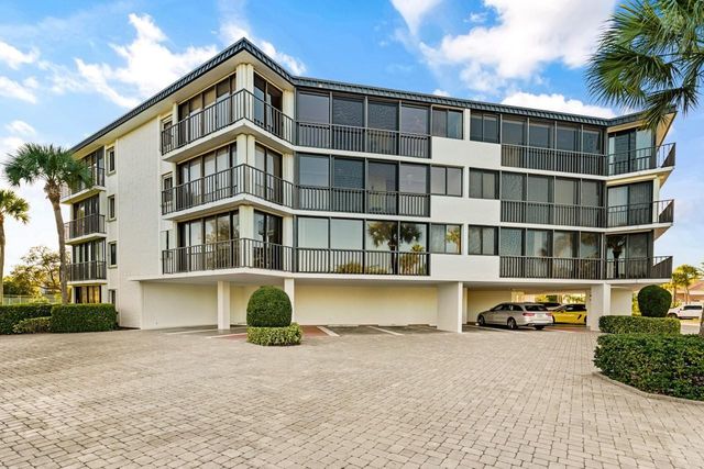 1815 Mooringline Drive 2E, Vero Beach, FL 32963