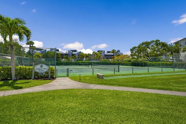 1815 Mooringline Drive 2E, Vero Beach, FL 32963