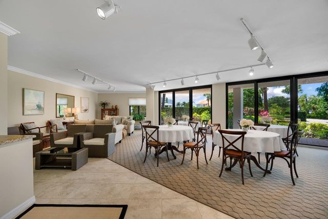 1815 Mooringline Drive 2E, Vero Beach, FL 32963