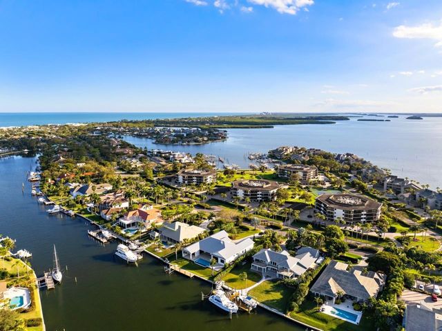 1815 Mooringline Drive 2E, Vero Beach, FL 32963