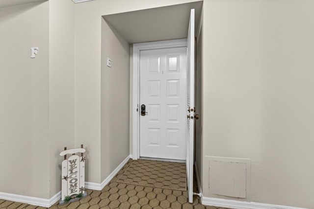 1815 Mooringline Drive 2E, Vero Beach, FL 32963