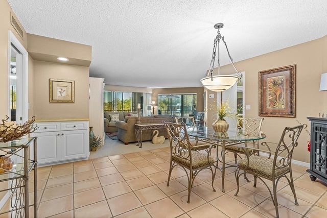 1815 Mooringline Drive 2E, Vero Beach, FL 32963