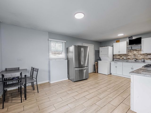 15316 Parkside Drive, Markham, IL 60428