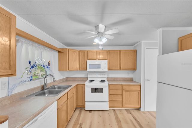 47 SUGAR BEAR DRIVE 9, Safety Harbor, FL 34695