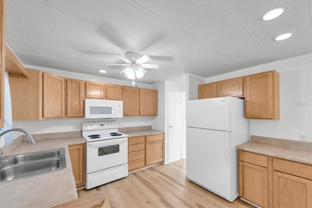 47 SUGAR BEAR DRIVE 9, Safety Harbor, FL 34695