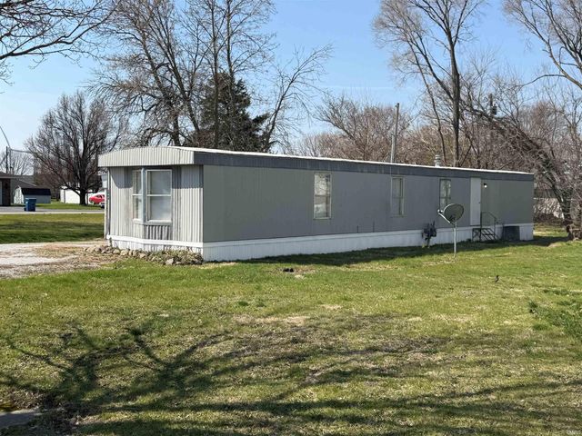 14 S Maine Street, Remington, IN 47977