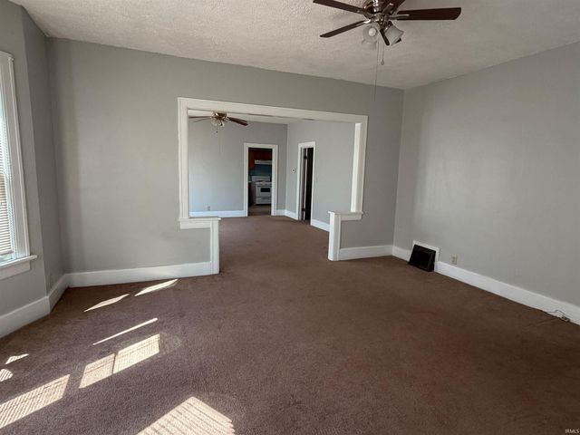 14 S Maine Street, Remington, IN 47977