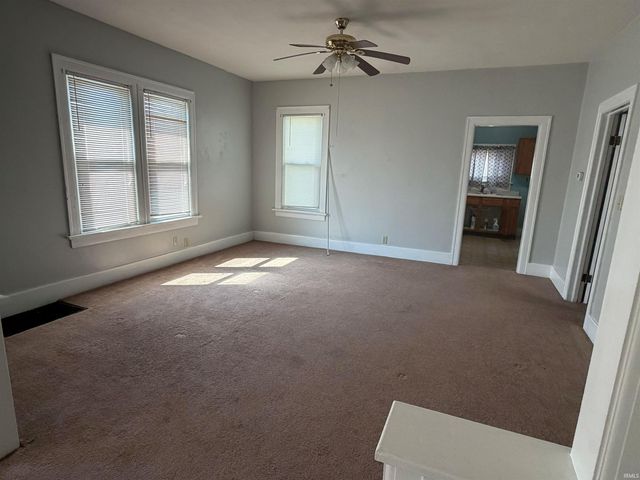 14 S Maine Street, Remington, IN 47977